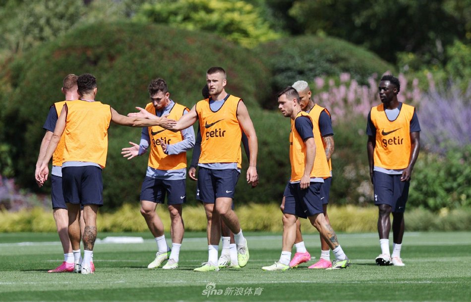 兹维列夫在 兹维列夫在