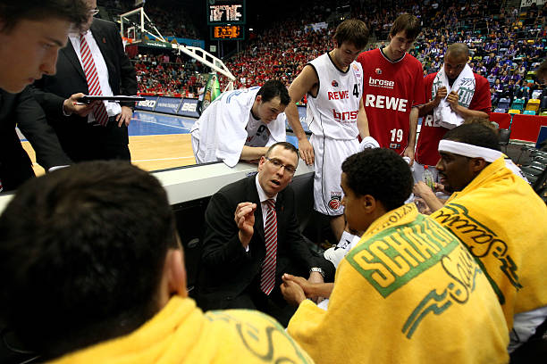 双冠王海港收获最成功赛季 直面不确定未来.