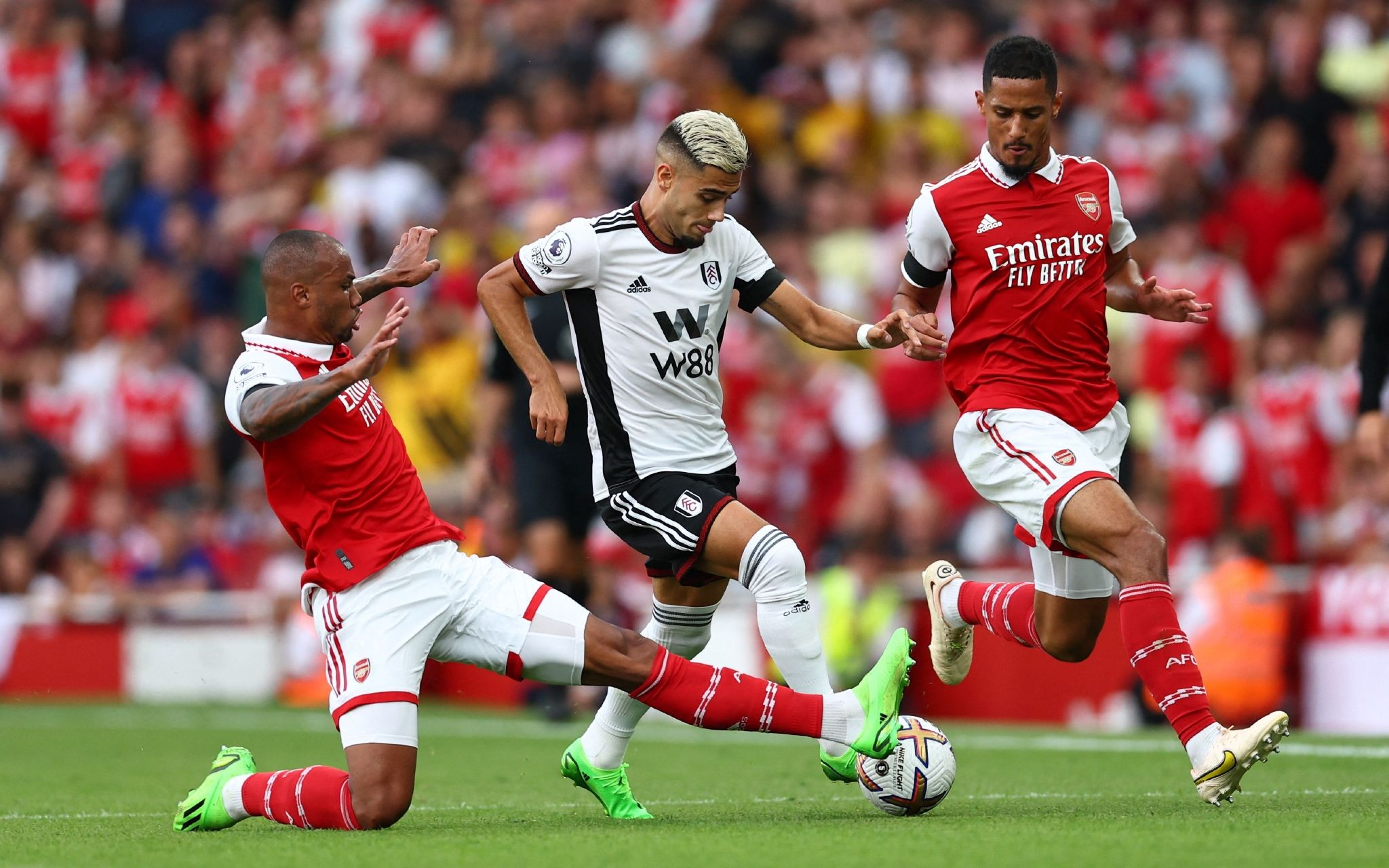 16分11板12助2断2帽！巴特勒创纪录，格林冲击DPOY，库里伤情更新.