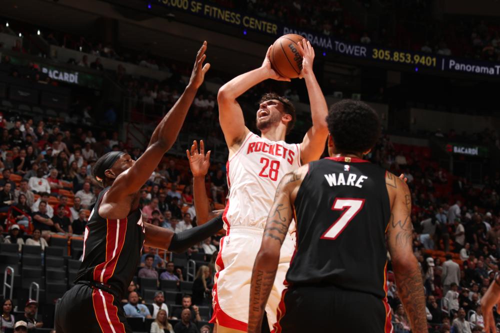 多项数据均 多项数据均