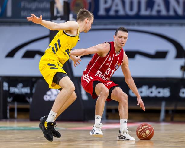 次面对巴黎 次面对巴黎